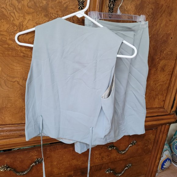 Giorgio Armani suit, light blue, size 40 Italian, ensemble jacket,skirt,vest - Picture 3 of 5